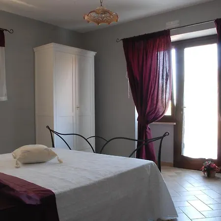 Za Mariette Crecchio